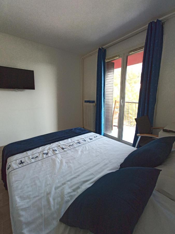 Private Room In Renovated Apartment - Tram 1 Min Walk Nice Exterior photo