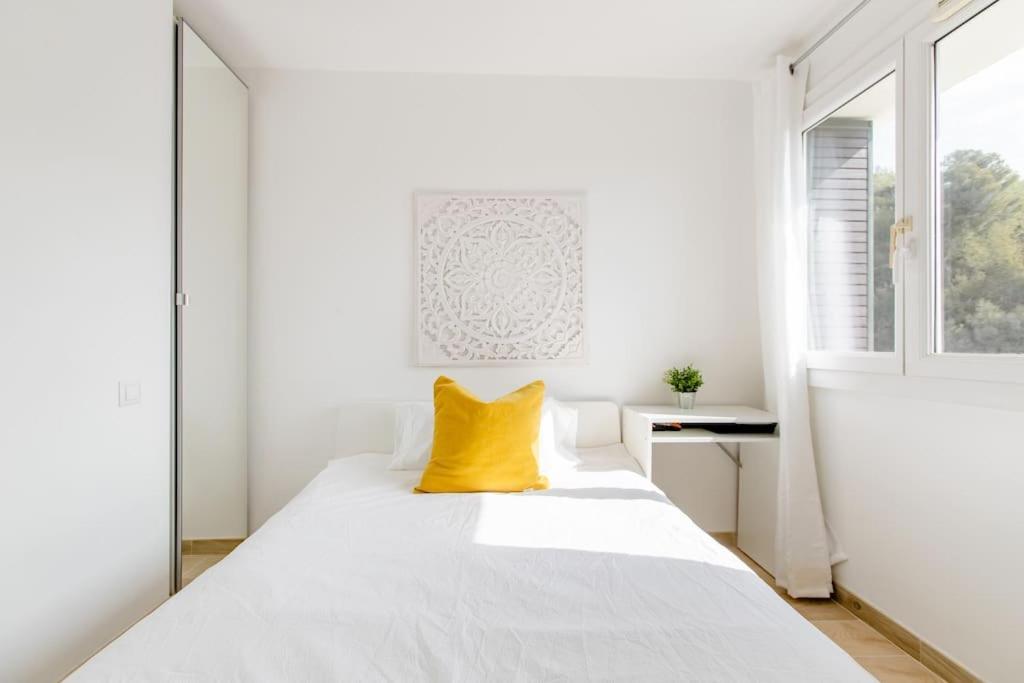 Private Room In Renovated Apartment - Tram 1 Min Walk Nice Exterior photo