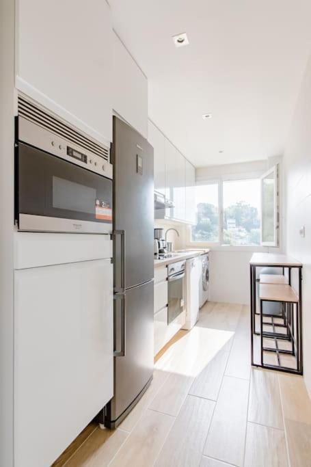 Private Room In Renovated Apartment - Tram 1 Min Walk Nice Exterior photo